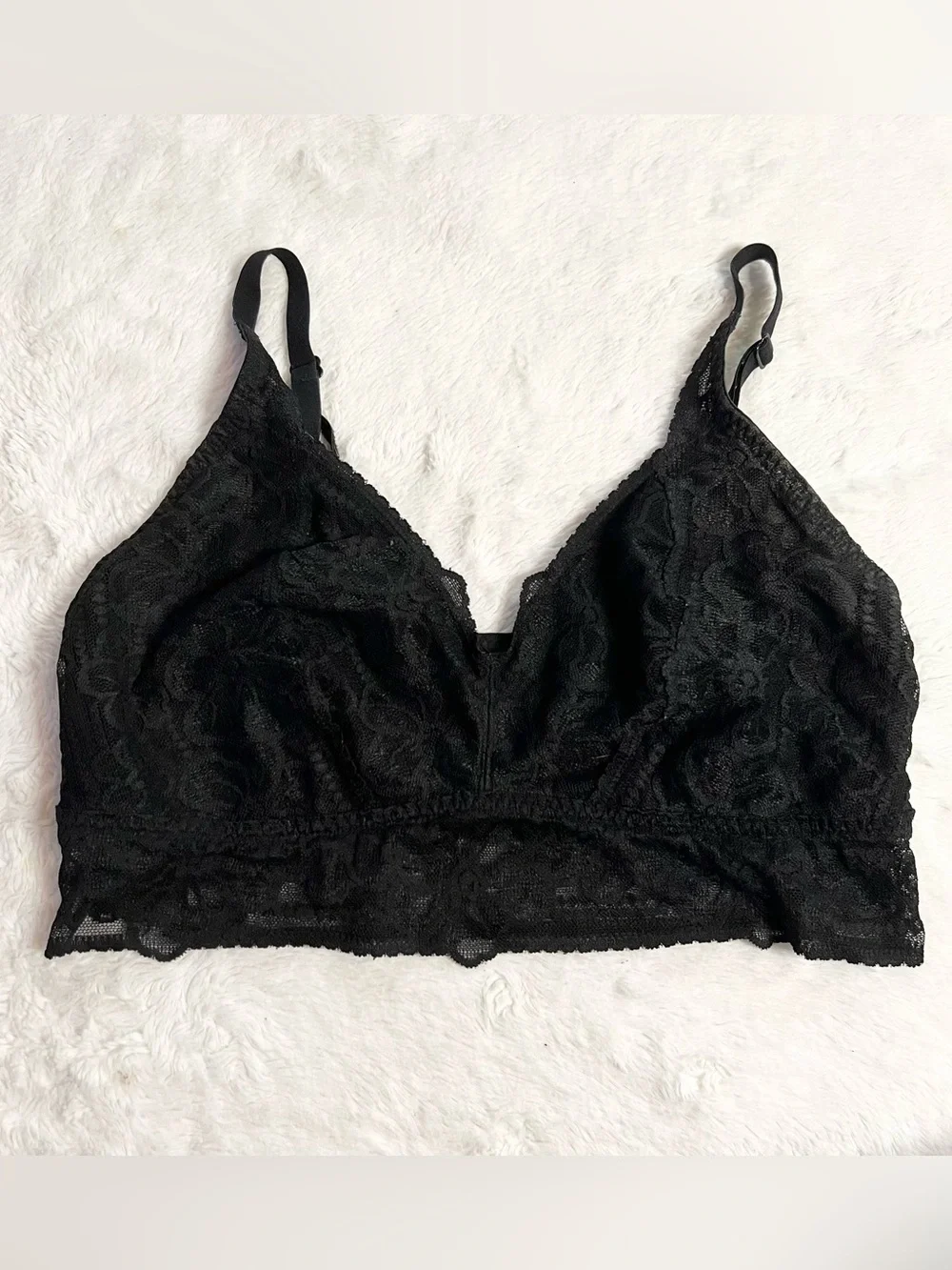 VS PINK Black Lace Bralette Size Large Wireless Comfortable